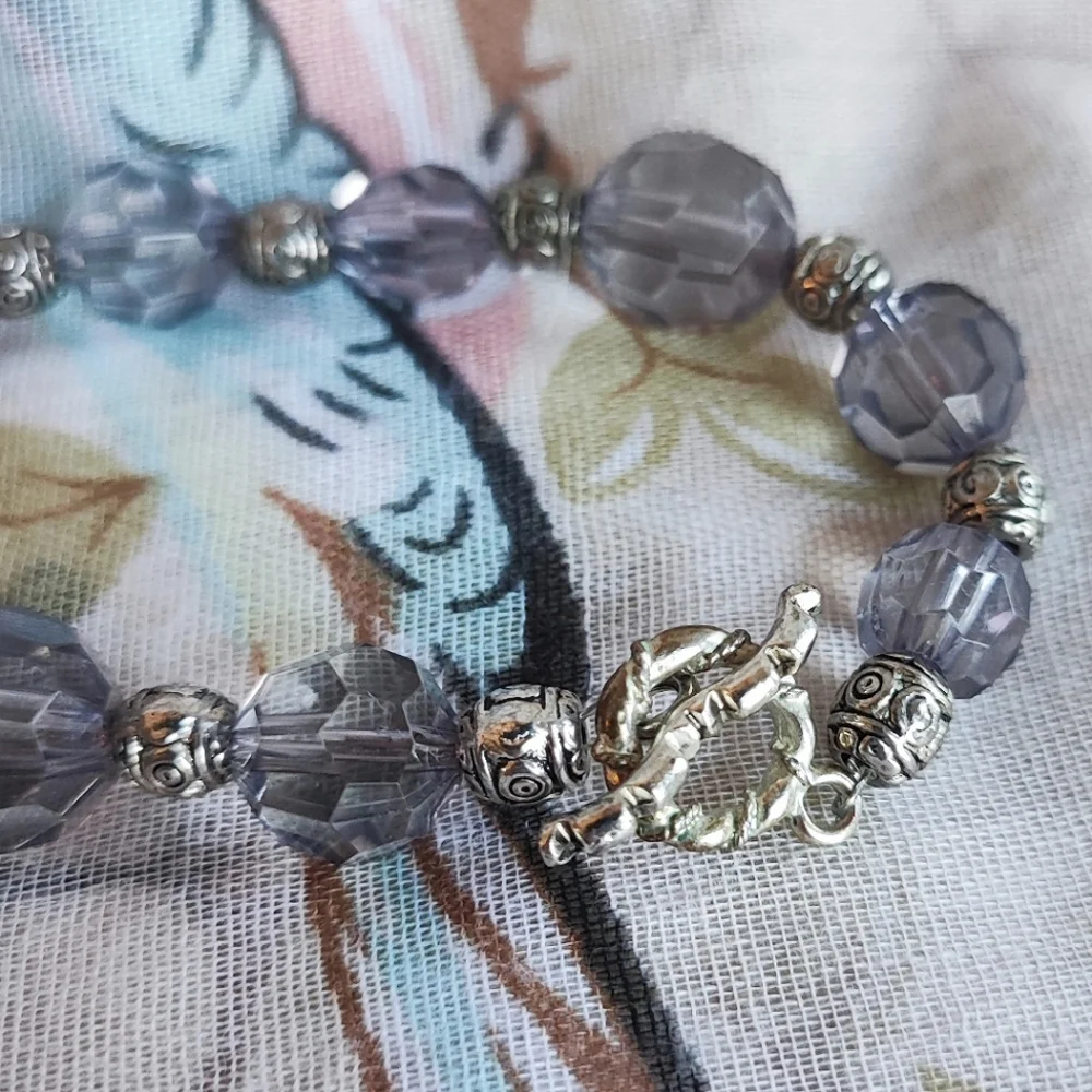 Grey Lavender Plastic Acrylic Lucite Faceted Bead Cut Beaded Vintage Necklace